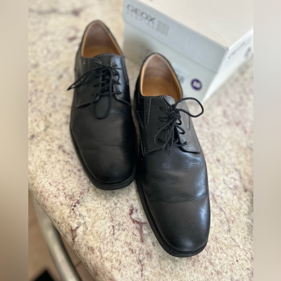 GEOX men’s Leather Dress Shoes - Picture 5 of 5